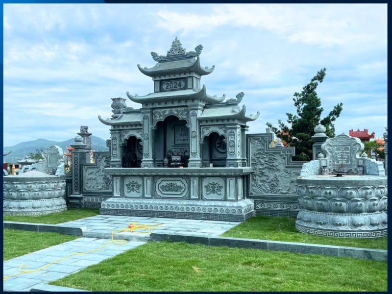 Dù xã hội ngày càng phát triển với nhiều vật liệu mới, đá xanh vẫn giữ được vị thế riêng trong kiến trúc và mỹ thuật