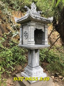 179+Cây hương đá thờ thần linh tại Quảng Ninh